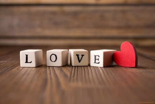 wooden-love-blocks-red-heart_238399576